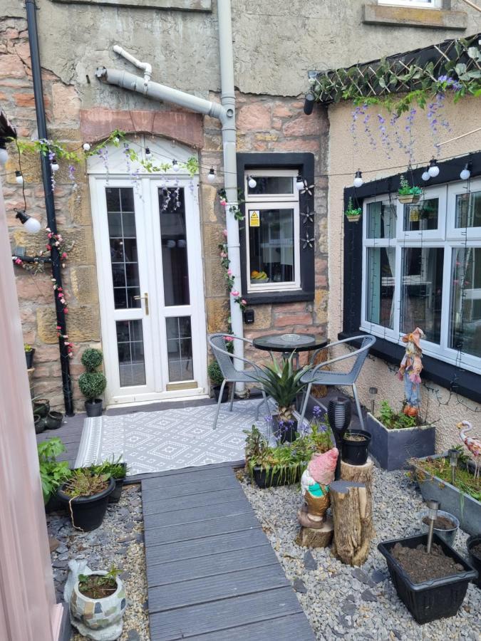 Nanny Bambi'S Highland Hoose Appartement Inverness Buitenkant foto